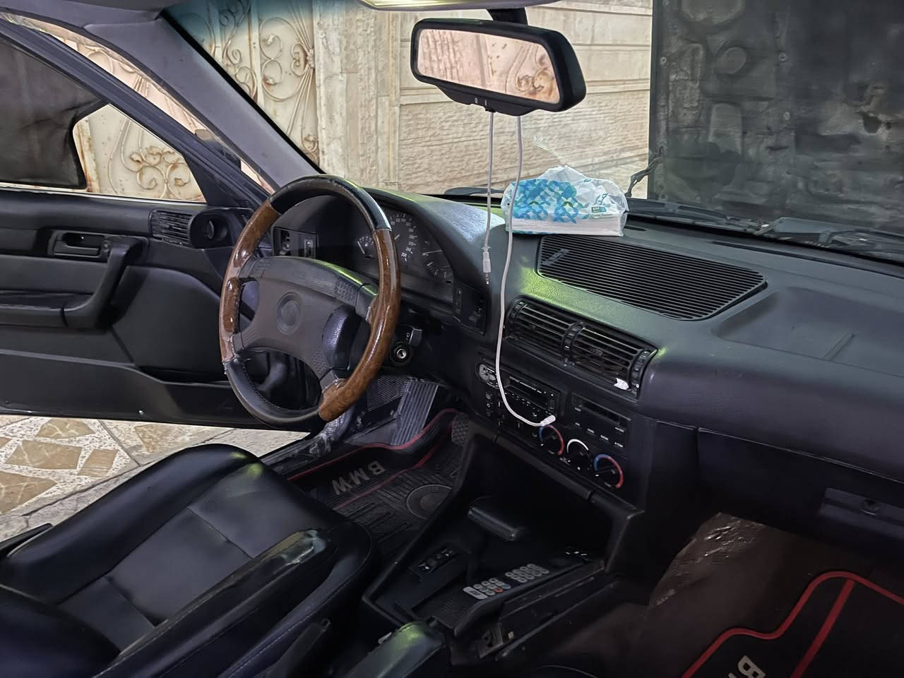 BMW  525
موديل 93

صبغ عام

تبريد تدفئة شغل

محرك كير شرط

محرك بومه 2000

رقم الماني اربيل  بطاقة بانزين

ملاحظه السيارة فقط يراد الها صدر

وبيها ضرر شي بسيط

السعر 65 وبيها مجال
***********
