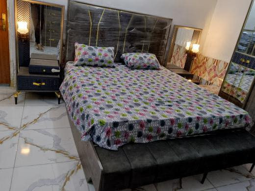 غرفه نوم تركي للبيع 9 قطع درجه أولى صابره عليه بمليون ونص السعر 800 للستفسار الاتصال علا الرقم ***********
