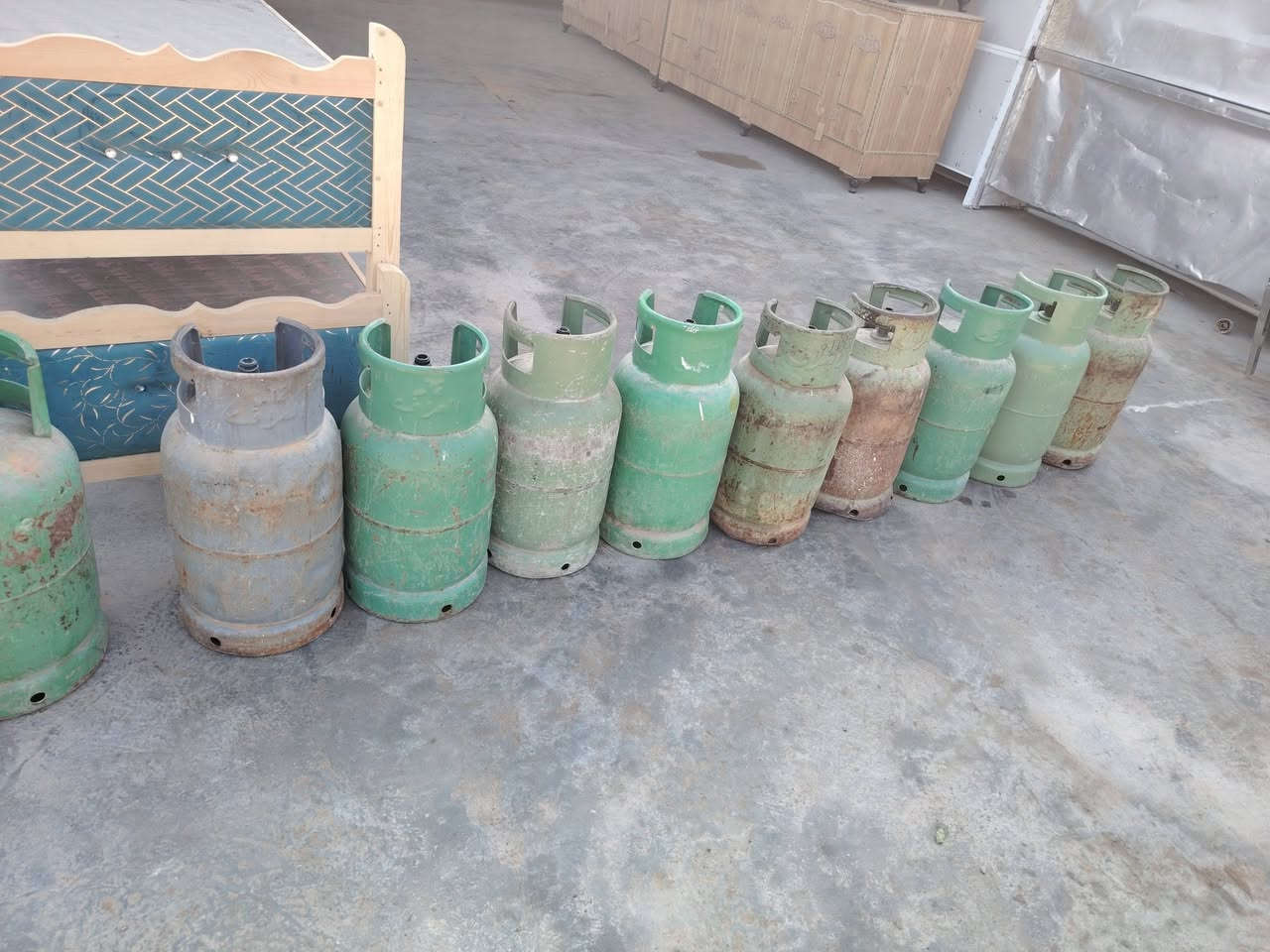 عراقي اصلي فارغة بسعر 50 وذا اكثر من وحدة بيهة مجال العنوان ديالى المقدادية قرب جسر الانكليز مدخل سريحة هاتف ‏‪0776 227 7743‬‏
