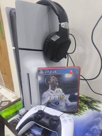 بلي 5 سلم النضيف جدا  مع يو بي اس 1500 مع سماعه  وقرص فيفا  السعر650 و...