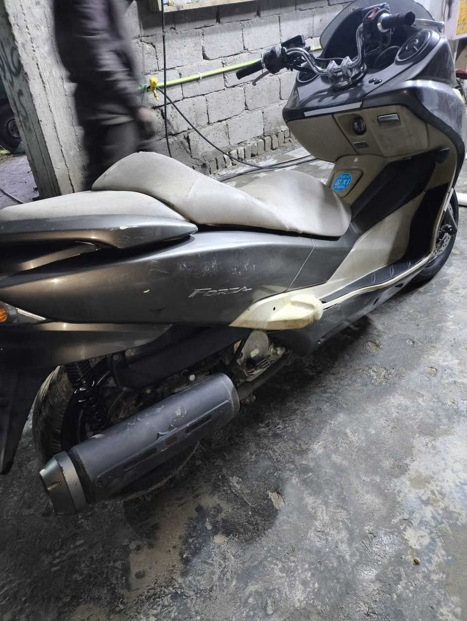 السلام عليكم 0/10 للبيع اسرايليه اصولي بصمه + سويج طوارء  مواصفات معروفه  معدل 150 نقص فقط جالمغ امامي  مكان حله  لتواصل ***********
