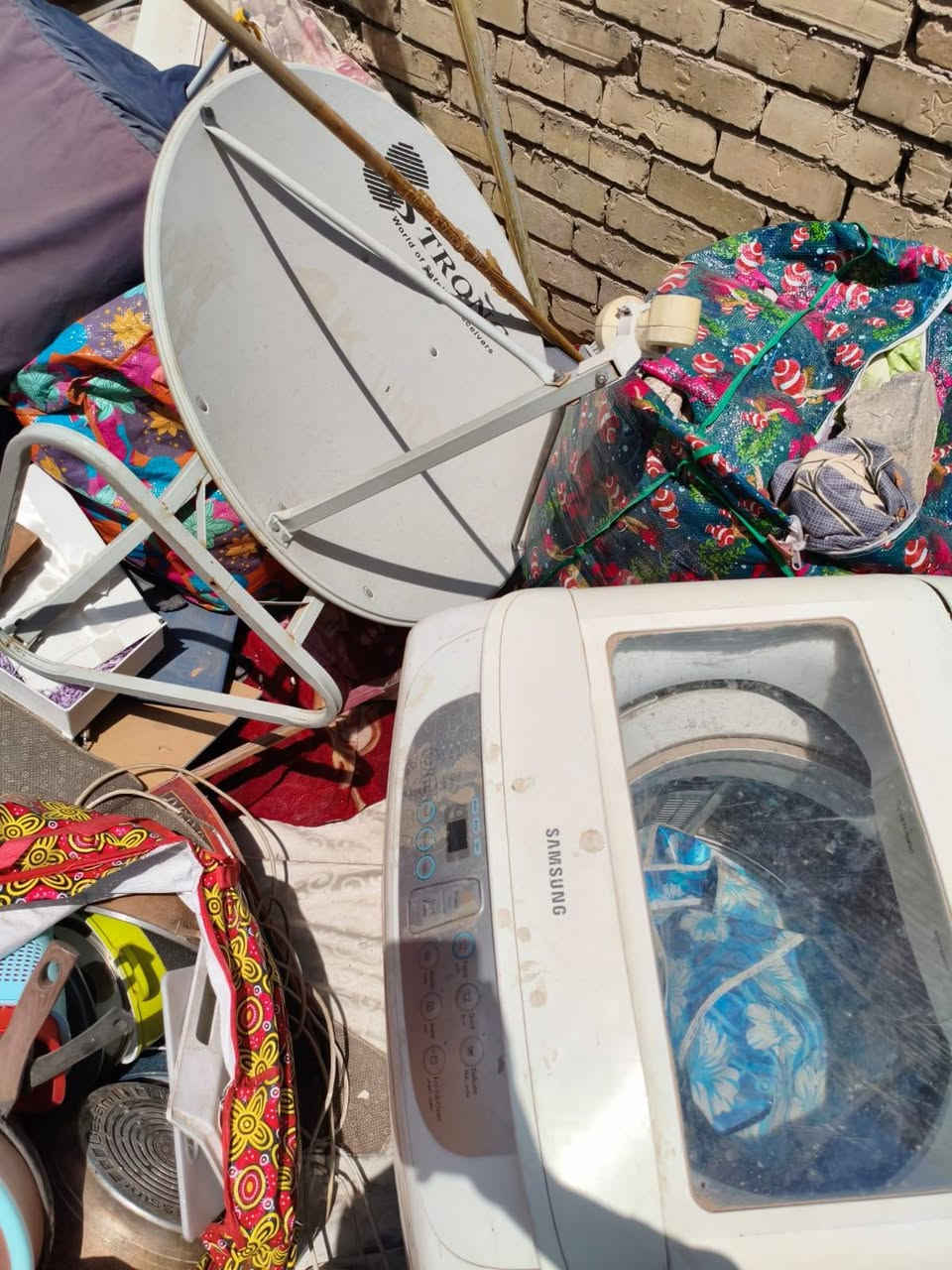 سلام عليكم غسالة اوتماتيك للبيع نضيف جدآ سعرها 100
كنتور للبيع 4 بيبان نضيف جدا للبيع كلشي مابي بس الكشر واكع شوية ومصورة بلباب اليمنه السعر 150 العنوان بغداد الحرية رقمي ***********
