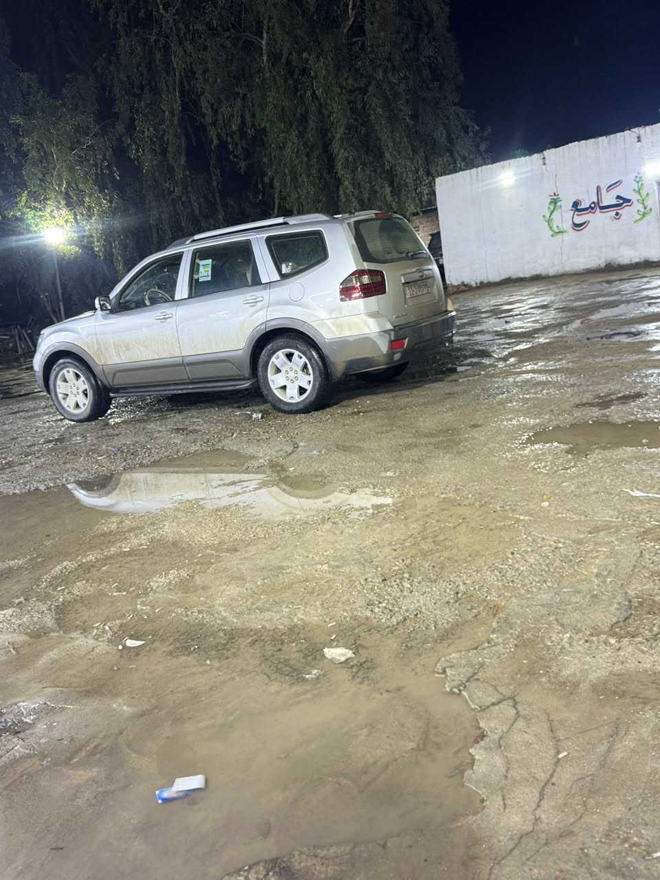 السلام عليكم كيا مهافي للبيع موديل 2009فول موصفات بصمه كشنات كهربائيه مري شفط حساس جنطه كهرباء سياره كفاله من صبغ ما عده شويه طخه بل بنيد مئشره بصوره 125وبيهه مجال حك الجيه ***********
