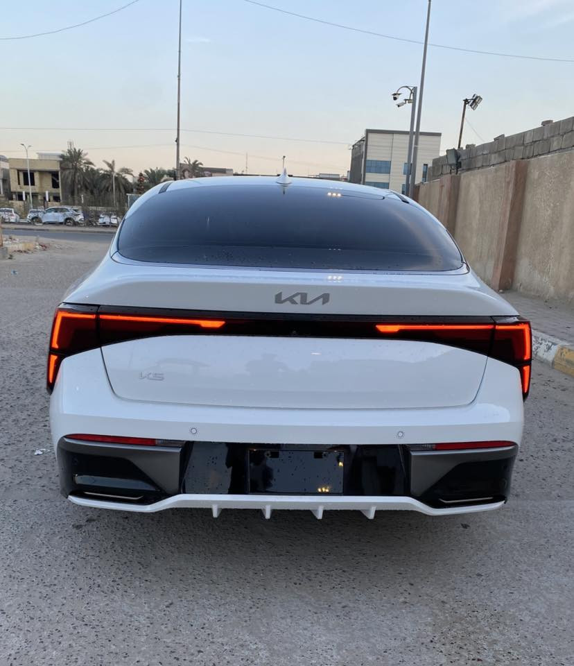 2025 KIA K5, LXS
مكفوله كفاله عامه داخله بتقرير مياه أمطار تعمل وتسير برغي ما مفتوح بيه ماشيه 11 الأف فقط دخول جديد حره بدون رقم 
مكان السياره البصره المعقل 
للأستفسار ***********
