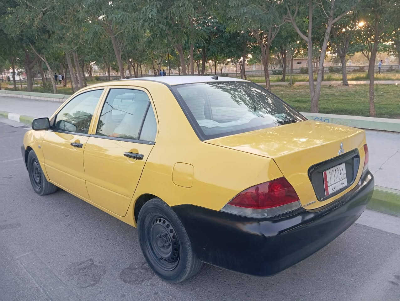 لانسەر 2010
ڕەقەم ئەسڵی
گێڕو مەکینەو سەدری بەشەرت
لایتو کارەبایی هەموو ئیش دەکات
سەیارەکە ماڵی دۆستە 
***********
