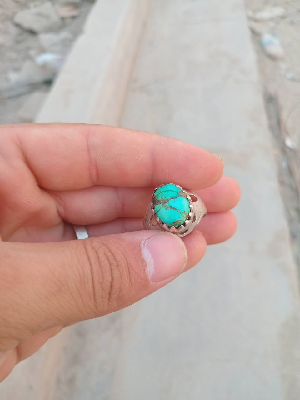 السلام عليكم محابس ثنين فضه للبيع واحد رضوي واحد عطف بحري فضه وحجرتهن حلوة سعرهن ثنيهن عـ 75 رقم الهاتف***********
