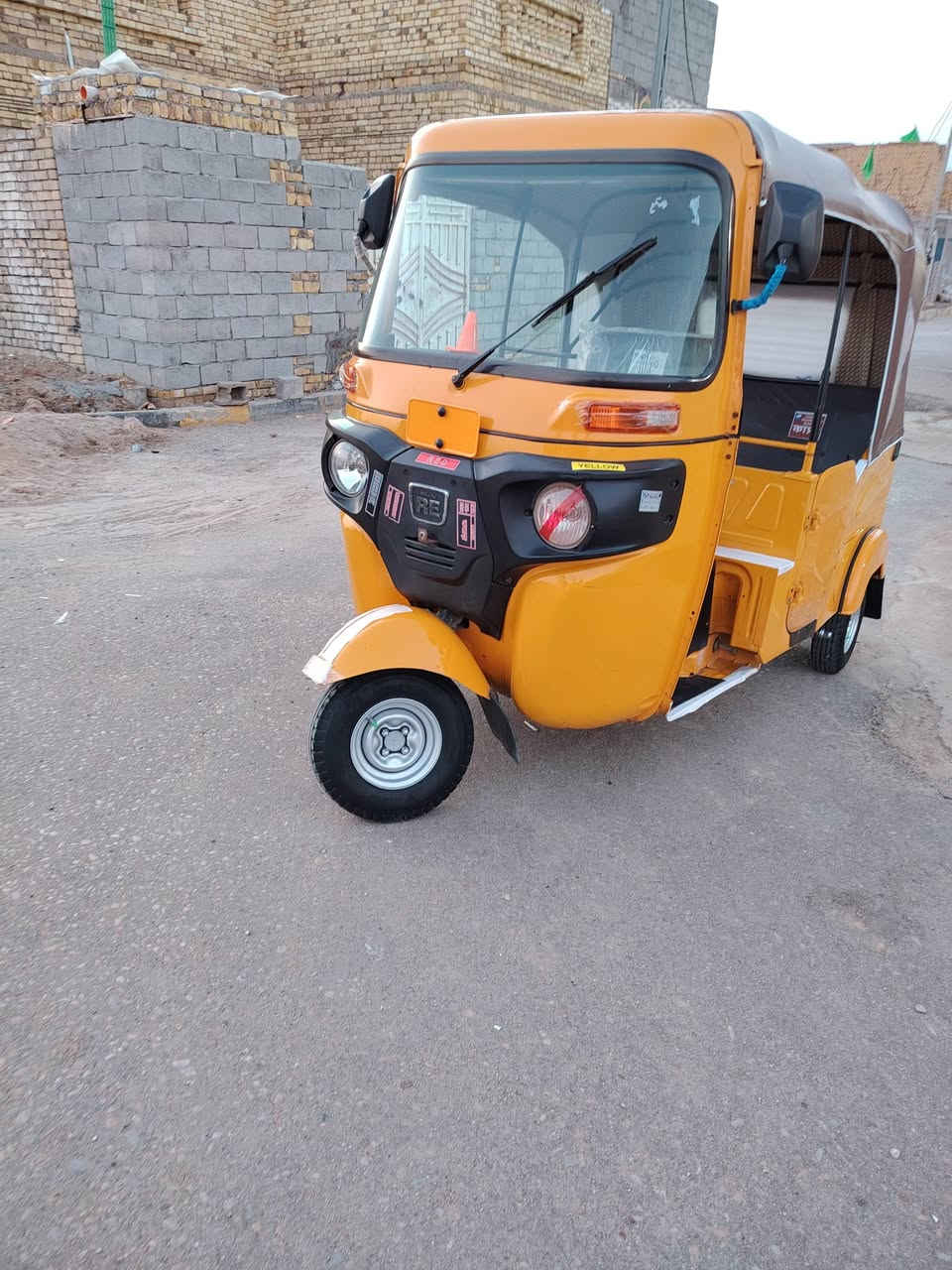 تكتك لبيع موديل 21 شهر 10 رقم وسنويه  تكتك كفاله عامه  كشر ومكينه من تفيلس تكتك جديده حيل بيه تخم تاير جبلي ستدات جادر جديد مسجل كامله كبل الشارع مكان ميسان قضا المجر الستفسار تصل علا رقم 📱 ***********. ***********
