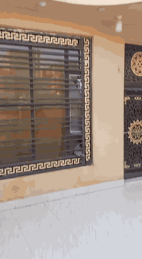 بيت لبيع مساحة 200 متر غرفتين نوم وهول واستقبال ومطبخ مجاميع صحية داخلية وخارجية الصطح شتايگر  موقعة فلاحية ع السدة الفلاحية الاستفسار الاتصال ع الرقم ***********
