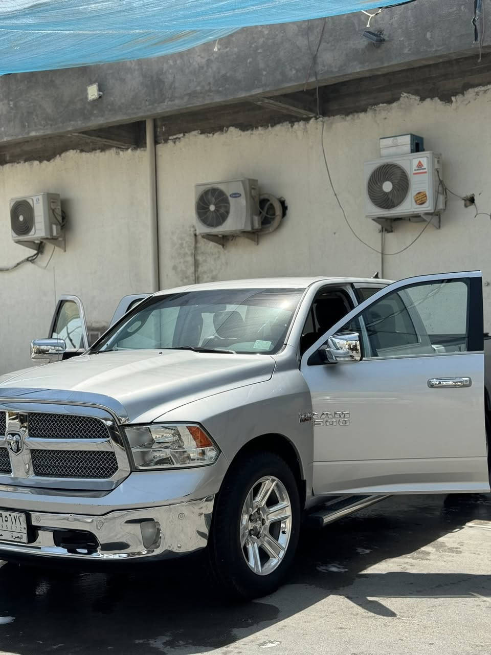 يالله السلام عليكم
دوج رام 2017/2018 لونك ستار وارد امريكي

Dodge Ram long star ⭐️￼ 2017/2018 5.7 V8
للبيع المستعجل جداً السيارة جانيه والدي كلشي بشرط افحص وين مايعجبك مكينه حداديه بدي كلين تايتل تخم تاير دلوب

المواصفات :
بدي كصير باب طويل
شاشه وسطيه كبيره
رادار امامي خلفي
مري شفط
الفرس يكون متصل بلدشبول 
ويل كروم بلادي
عداد ديجتال
تشغيل ريمونت
دفع خلفي
ممشى قليل 
فوووول السياره فقط فتحه مابيها
للبيع المستعجل التواصل رقم *********** مكان السياره ناصريه
