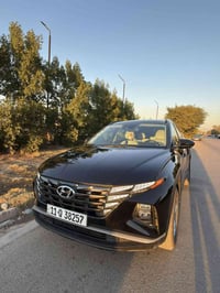 توسان للبيع موديل ٢٢ أمريكي لون اسود حادث فقط قبق جنطه ومبدل نفس اللون...