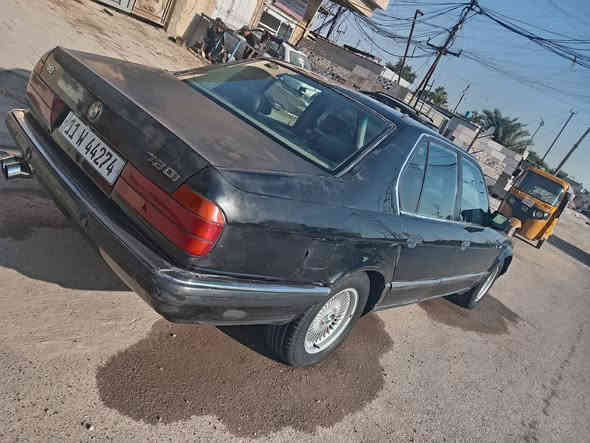 السلام عليكم البيع بي ام ٧٤٠ مسكر ٨ سلندر مكينه وكير بل جيس صدرها جديد تخم تايرات جداد سياره موضح بل صوره كشرها سعر ٦٥ وبيها مجال موديل ٩٢ فول مواصفات دبل جكمجه دبل ايرباك كشناتها كهربائي حساسات خلفيه وامامي رقم بغداد انكليزي بسمي تحويل ثاني يوم مكان بياع تقاطع درويش رقم***********
