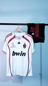 كلاسيك ميلان • شعار تايلندي • مع شورت