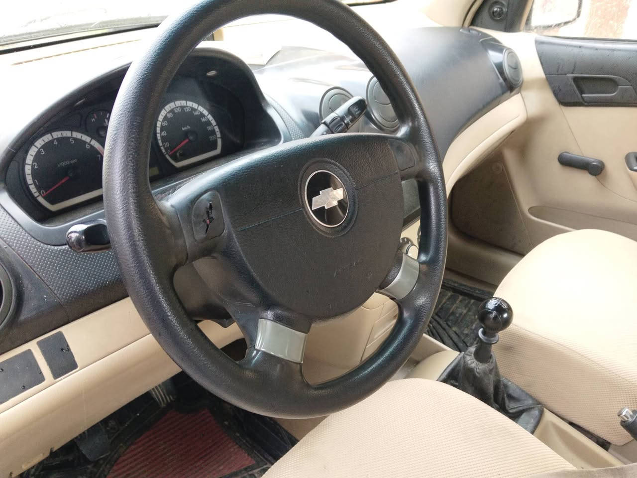 افيو 2011
محرك استرا تك المرغوب
داخل لونين 
رقم نينوى انكليزي سنوية لغالية 2030
هزة جديدة
بيها صبغ دائر وباب بخ 
السعر 61
***********
***********
