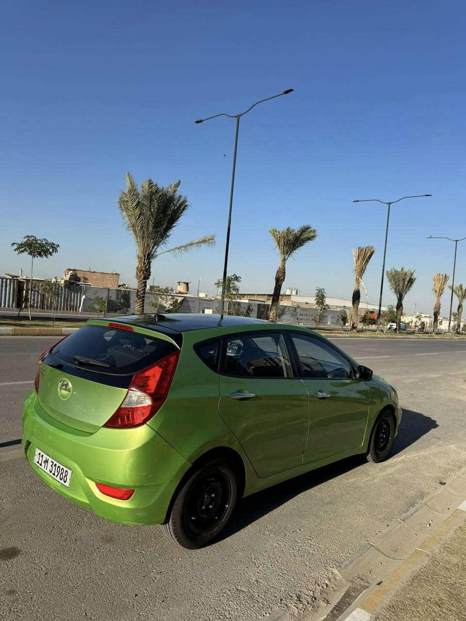 سلام عليكم اكسنت 2014امريكي 
محرك 1600
داخله كلين السياره حادثها فقط خشم الجاملغ وهنا طخات 
ونصبغت احزام بدون قطره دواخل وبدون اير باك وصور حادثها موجود بل منشور كير مكينه خير من الله تبريد كله جديد تخم تاير جديد مصارله شهر ادامه كامله لسيارة شاشه كامرة   السعر ٨٨ وبيها مجال شراي خابر وتدلل***********
