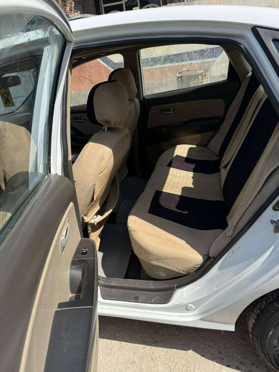 السلام عليكم النتره 2009 رقم بغداد بسمي هزه جديده بيه قطعه صبغ وشويه بارد بدون دواخل مكينه 1600لاتبخير ولا تنقيص سياره صدر جديد تيرات جديده خير من الله السياره فول مواصفات سعره 103وبيه مجال بسيط 
***********
***********
