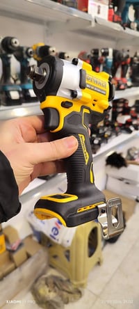 ديوالت • DCF921 • بدون بطارية