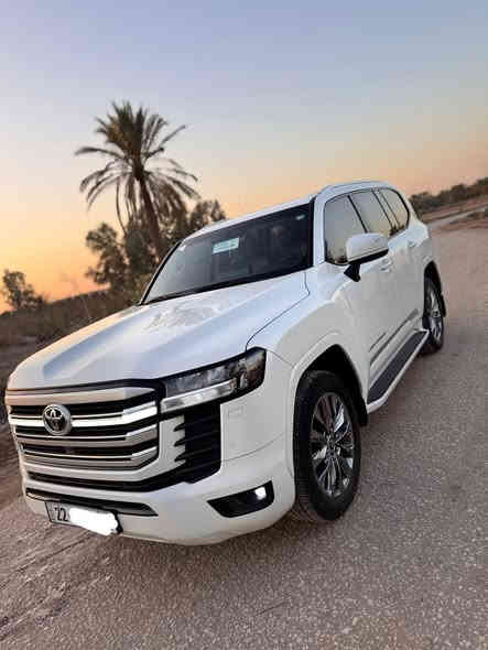 السلام عليكم  لاندكروز 2022ساز  اصلي فول مواصفات 1/1 السياره جديده مكفوله كفاله عامه من كلشي حته شخوط مابيها
 رقم اربيل  بسمي  تحويل او وكاله التريده 
باج تضليل بيها 
ماشية 30 الف حقيقي شرط ع الفحص
السياره جديده بمعنى الكلمه
اللون ابيض صدفي
محرك 4000 تنفس طبيعي
‏‎ مواصفات/ 
كشنات جلد 
كشنات كهرباء
سلايت روف 
فور ويل 
خمس بصمات
شاشات 3 تطبيق
كشنات تبريد
جنطه كهرباء 
8 ايرباك
اشاير مري
زراك لايت
حساس امامي خلفي
تبريد ثلاث قطع 
ثلاجه
‏‎تحكم استيرن 
مري قلابه
مري شفط
زراگات لايت 
طفايه
الى اخره مواصفات الساز  المعروفه
السياره معروضه 65000دولار
6 شدات و 50ورقه
‏***********
المكان بابل
مكلف بالنشر فقط
