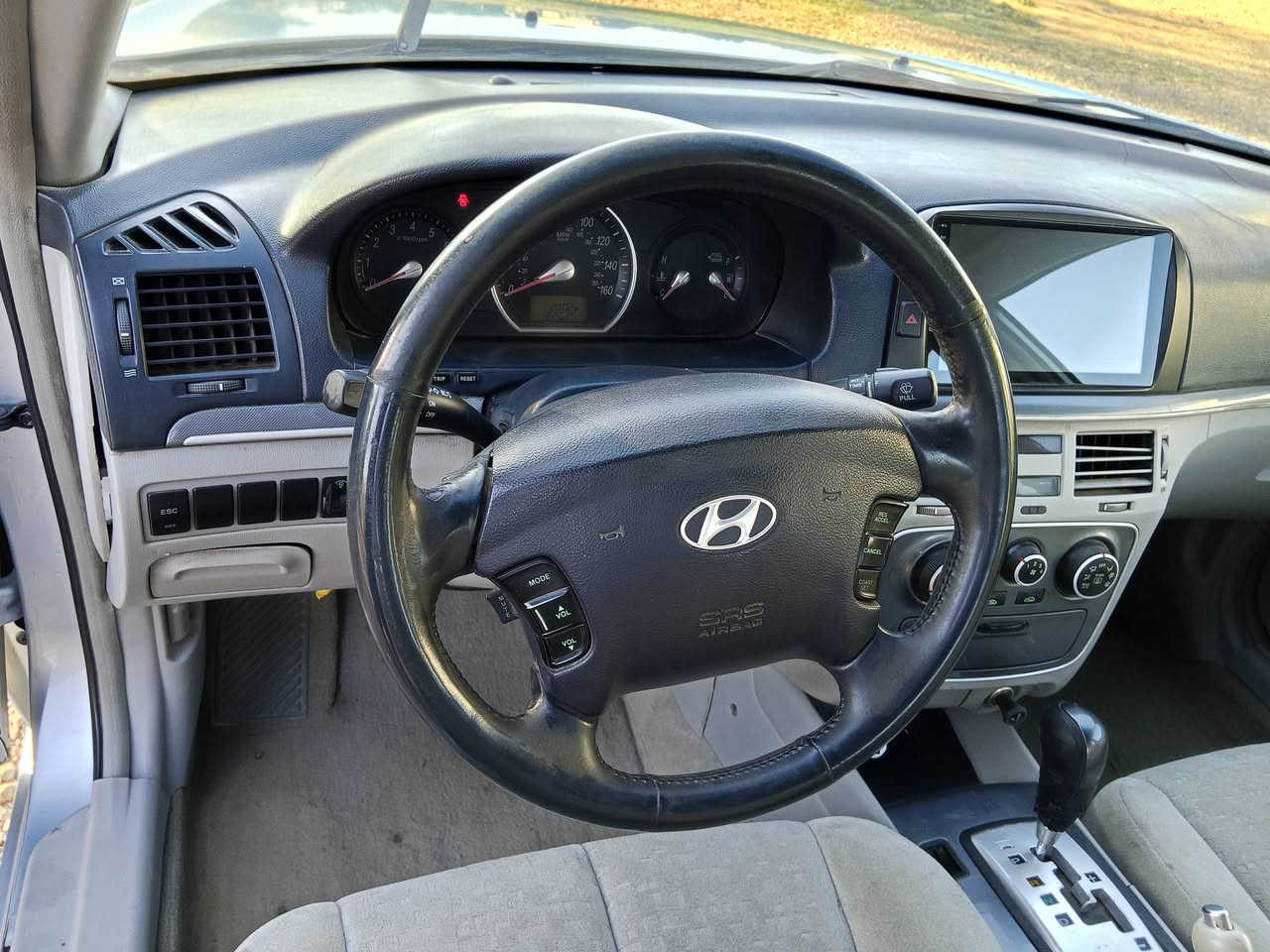 سلام عليكم سوناتا م 2007 صبغ حزام رقم بغداد بسمي العنوان ديالى المقدادية رقم الهاتف *********** السعر 88 وبيها مجال
