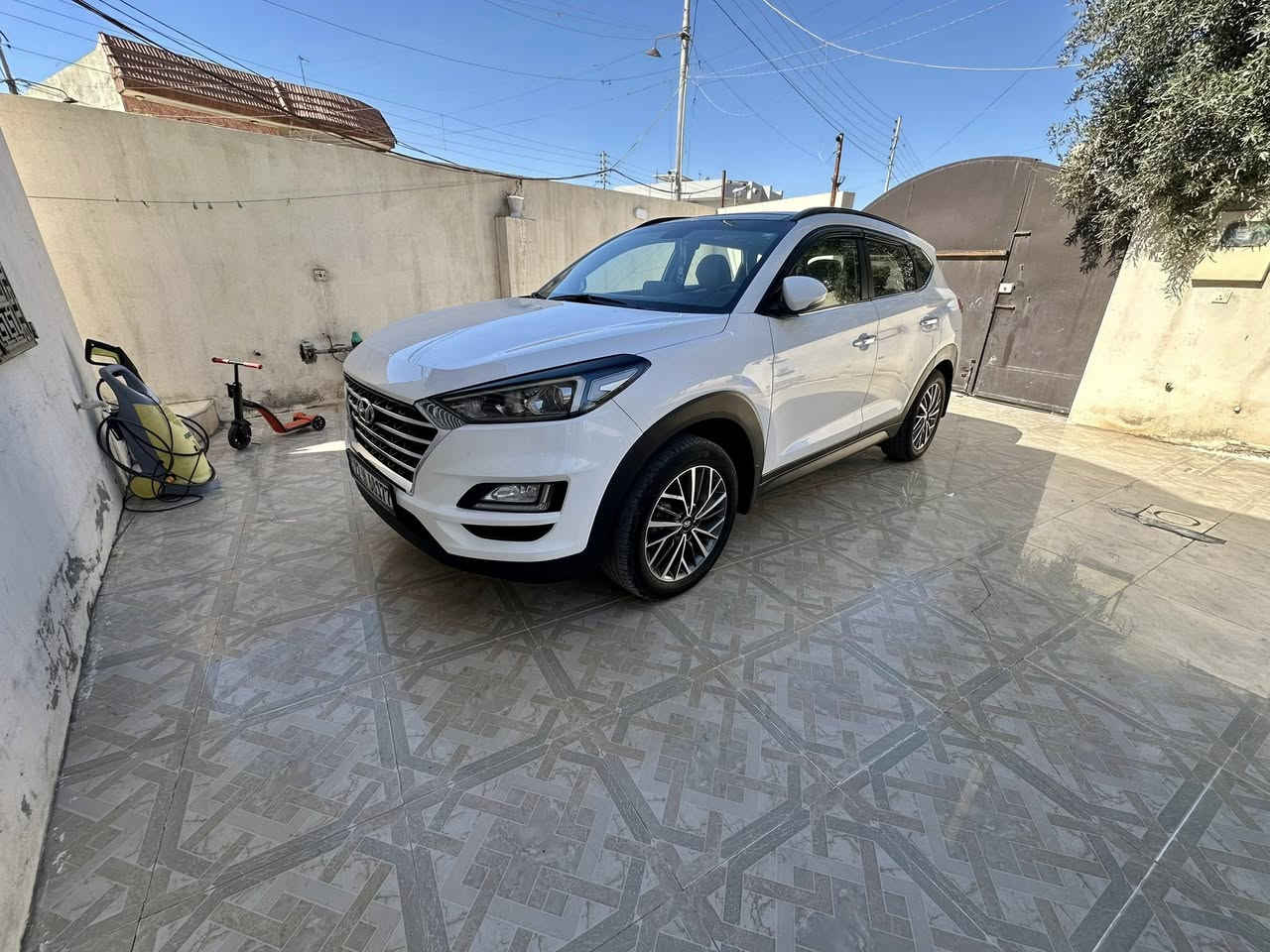 هونداي توكسان ٢٠١٩
فول مواصفات مكفول كفاله عامه
بدون صبغ بدون تبديل بدون بارد
بانوراما
بصمه
كشنات كهربائي
شاشه كبير
كاميرا خلفي
حساس امامي خلفي
ليد امامي 
 مكان سياره كركوك
السعر ١٩٨ ورقه و مجال. بسيط


**إذا كنت صاحب هذا الإعلان وتريد حذفه لأي سبب، رجاءا أرسل رسالة إلى الدعم الفني**