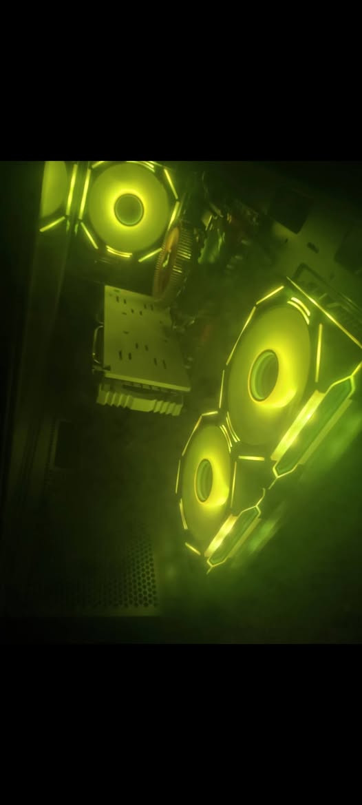 ب300الف
تجميعه زينون 
معالج 2670v3 من ناحيه الالعاب مقارب لمعالج i5-7600K ومن ناحية القوة وتعدد المهام (الإنتاجية): يعادل تقريباً Core i7-8700K أو Ryzen 5 2600X بسبب كثرة النواة 

كرت الشاشه RX580 8gb
رامات16 تردد 3200
تخزين هارد 1T
بور سبلاي 550w /80plus
هاب + تحكم rgb الكيس عن طريق الريمونت 

كيبورد + ماوس هديه واي لعبه بالك تريد تشغلها اسئلني عليها


**إذا كنت صاحب هذا الإعلان وتريد حذفه لأي سبب، رجاءا أرسل رسالة إلى الدعم الفني**