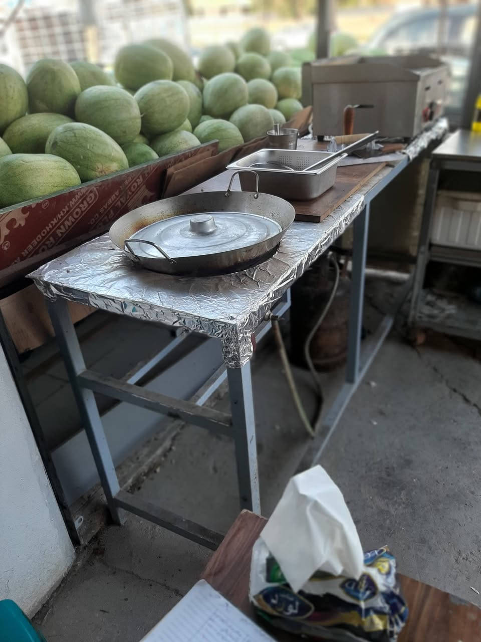 اغراض مطعم للبيع شواية كص ثنائيه ، كريل بركر، ثلاجة عرض ، مجمده ، بوجه ميزين حديد واحد منهن للفلافل ، سنك نظيف ,واغراض ناعمه من بلنكات وجداري وطباخين غاز  بسعر مناسب للاتصال واتس ***********
