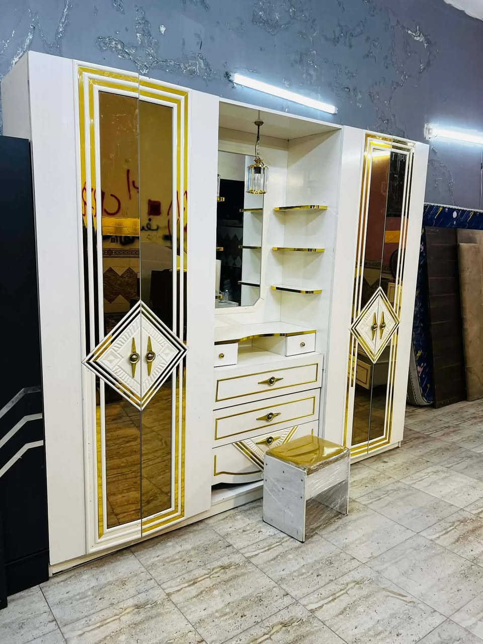 غرفة نوم تركي موديـل حديث😍💥
نضافة85💯 
عدد القطع / 8
نضام / ابواب 🦋✨
سعر / 625🤍✨
شد ونقل داخل بغداد مجاني🛻
يوجود توصيل محافضات
سكرين للغرفه والحجز خاص 🫲


**إذا كنت صاحب هذا الإعلان وتريد حذفه لأي سبب، رجاءا أرسل رسالة إلى الدعم الفني**