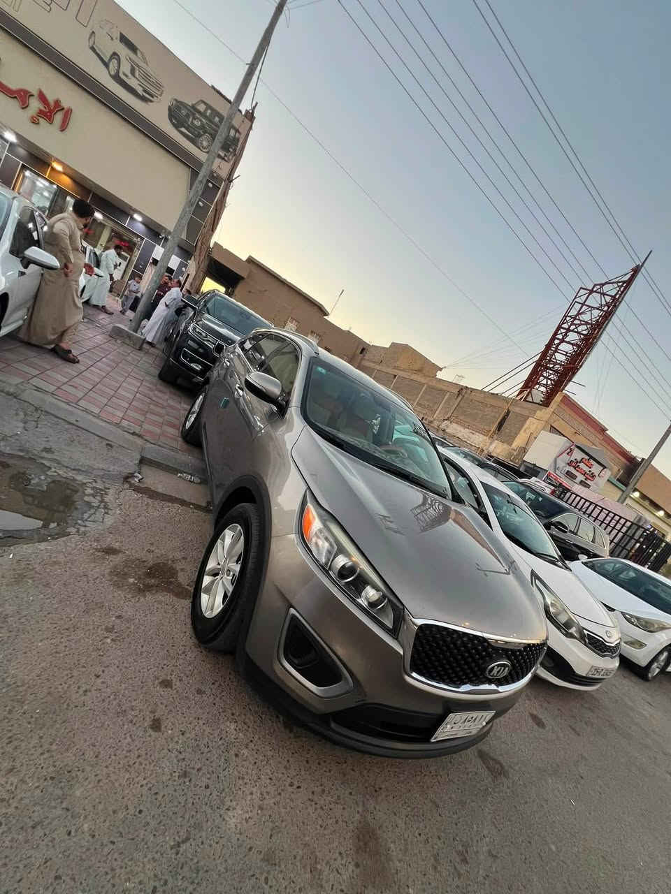 السلام عليكم
سورنتو ١٦ وارد كلين كفاله عامه 
من الصبغ والبارد 
محرك ٢٤٠٠ gdi
تخم تاير جديد 
السعر ١٧٠
مكان فلوجه 
ترهم مراوس بااقل رقم بغداد باسمي 
***********

