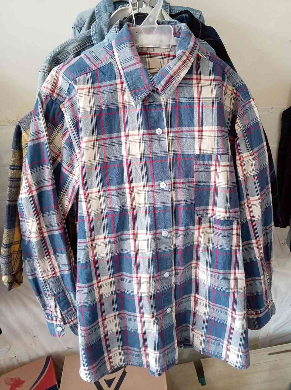 #قمصان_رجالية_وشبابية_وولادية
من #محلات_أبو_علي 
#الخامة قطنية ممتازة
القماش بهاري
ردن طويل
#السعر
#٣_آلاف دينار فقط 

#العنوان
--------
الشارع المقابل لشارع حسينية أسد الله ولمجمع محمد كمال الطبي
#خلف معجنات زمزم 
#قرب محلات بيع الدجاج والطيور على طريق إعدادية صناعة طوز
#مقابل قصابة الرافدين ومقابل مكتبة علي رافدين وكهربائيات غسان عساف وتأسيسات شفق. 
#بجوار مخبز عباس ممش ..

لدينا #خدمة_توصيل داخل مدينة طوز خورماتو.


**إذا كنت صاحب هذا الإعلان وتريد حذفه لأي سبب، رجاءا أرسل رسالة إلى الدعم الفني**