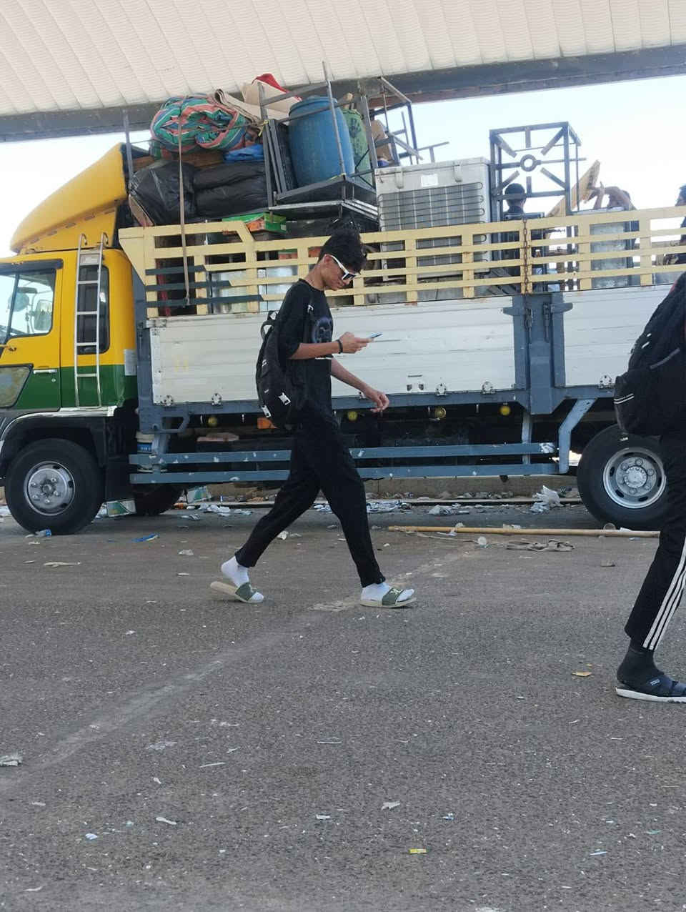 هينو طيره البيع طول سته وربع بلاد مكينه 70 سوبر لا تبخير ولا تنقيص طخم تاير حداديه كهرابايات كامله السياره وجاهزه العمل رقم بصره بسم راعيها مكان الناصرية رقم الهاتف ***********
