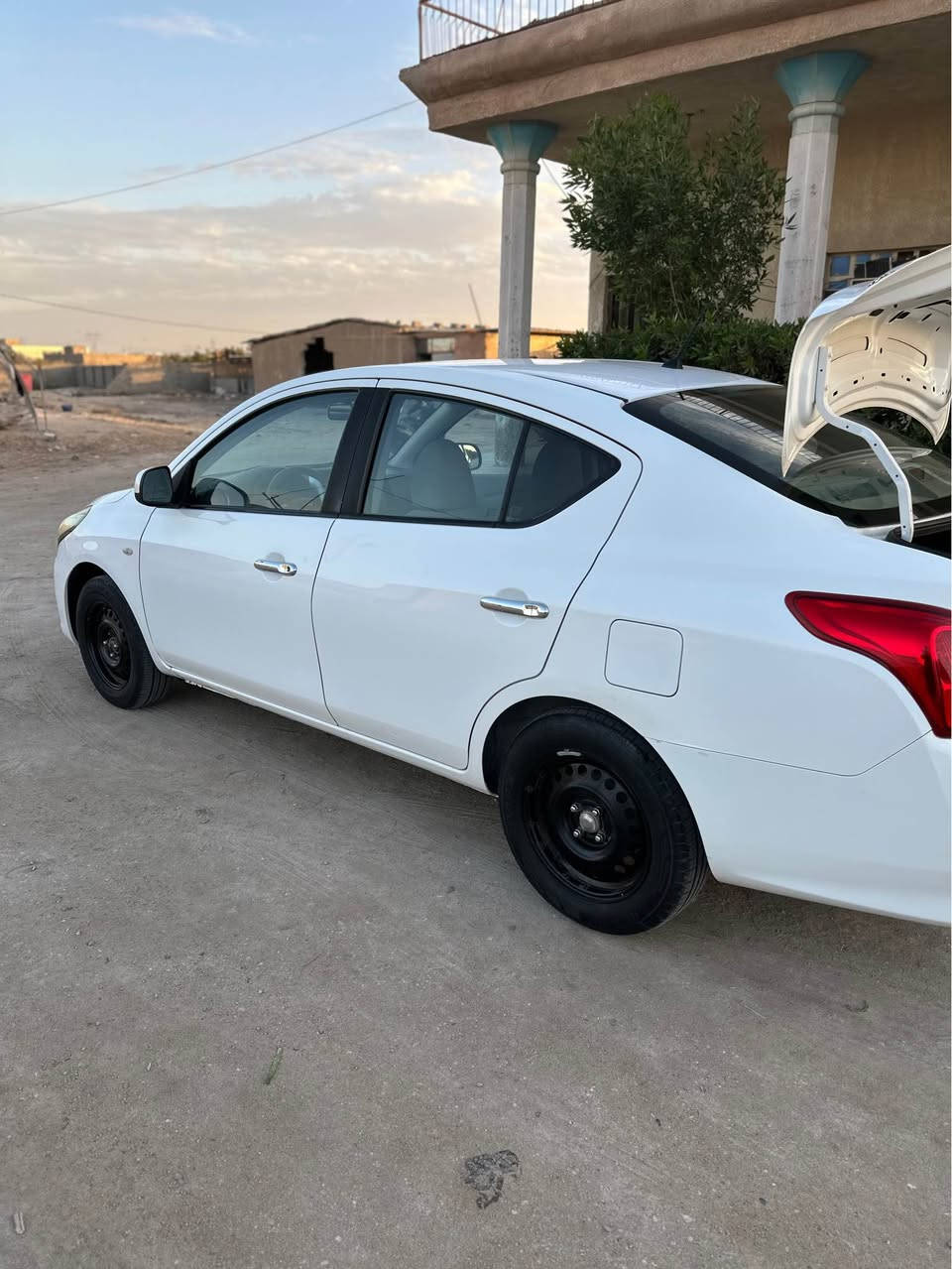 نيسان سني للبيع وارد هندي مديل 2023
الضرر جاملغ الامامي جهة السايق مبدل 
صبغ قليل بالقمارة الاماميه 
المشي 26الف
السيارة جاهزة وحلوة ونقص برغي مابيهه
تبريد حدادية تخم تاير محرك كير كلة مكفول 
رقم اربيل انكليزي 
السعر١١٥
العنوان البصرة 
 الرقم*********** Singapore
