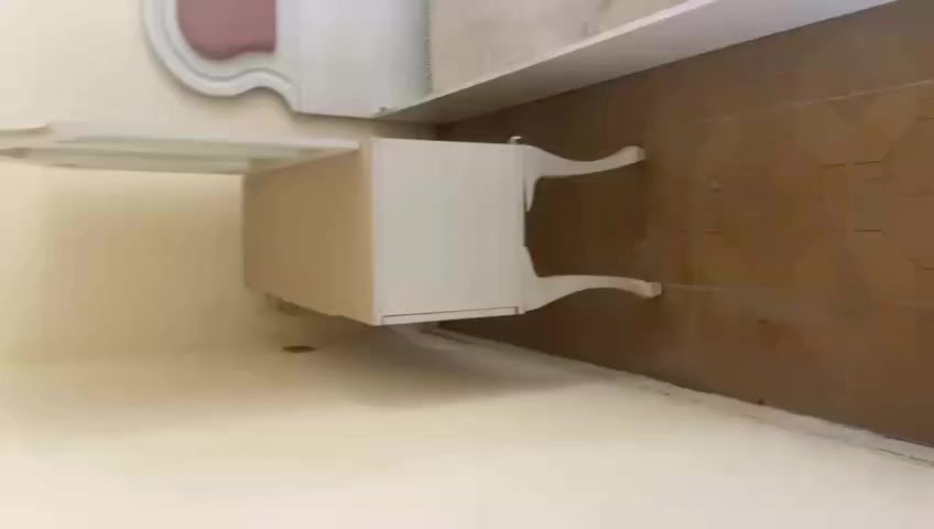 سلام عليكم غرفه كانتري عدد 2 وحد 5 قطع وثانيه 4 قطع كاملات جرابي بلوك نفرين معاهن ***********
