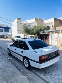 فيكترا • ١٩٩٤ • مكينة ٢.٠