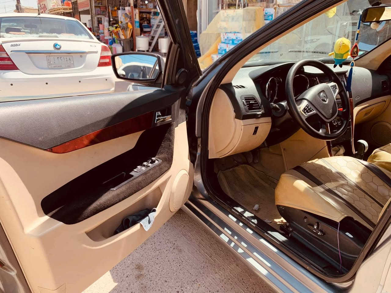 السلام عليكم
سيارة سمند دنا موديل 2018
سيارة بأسمي رقم انكليزي تحويل ثاني يوم
المحرك كايم 
السيارة بانزين +منظومة غاز 
السعر 53 وبيها مجال
باقي التفاصيل شوف العين
الاتصال على الرقم ***********
