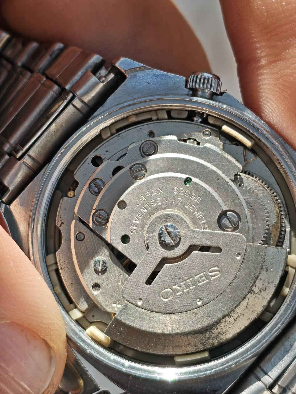 السلام عليكم
-_-_-_-_-_-_-_-_-_-_-_-_-_-_-_-_-_-)
SEIKO 5 ياباني اصلي بالكامل سير اصلي الساعة مختم بالكامل مكينة 6309 العريقة منفذ شهري اسبوعي عربي شغالات ودقيقه بالوقت جداً   قطر 34×38 بيها ملاحظه وحده بسيطه جداً السعر 75 الف بيها مجال *********** رقم بي واتساب للمهتم يتفضل خاص
