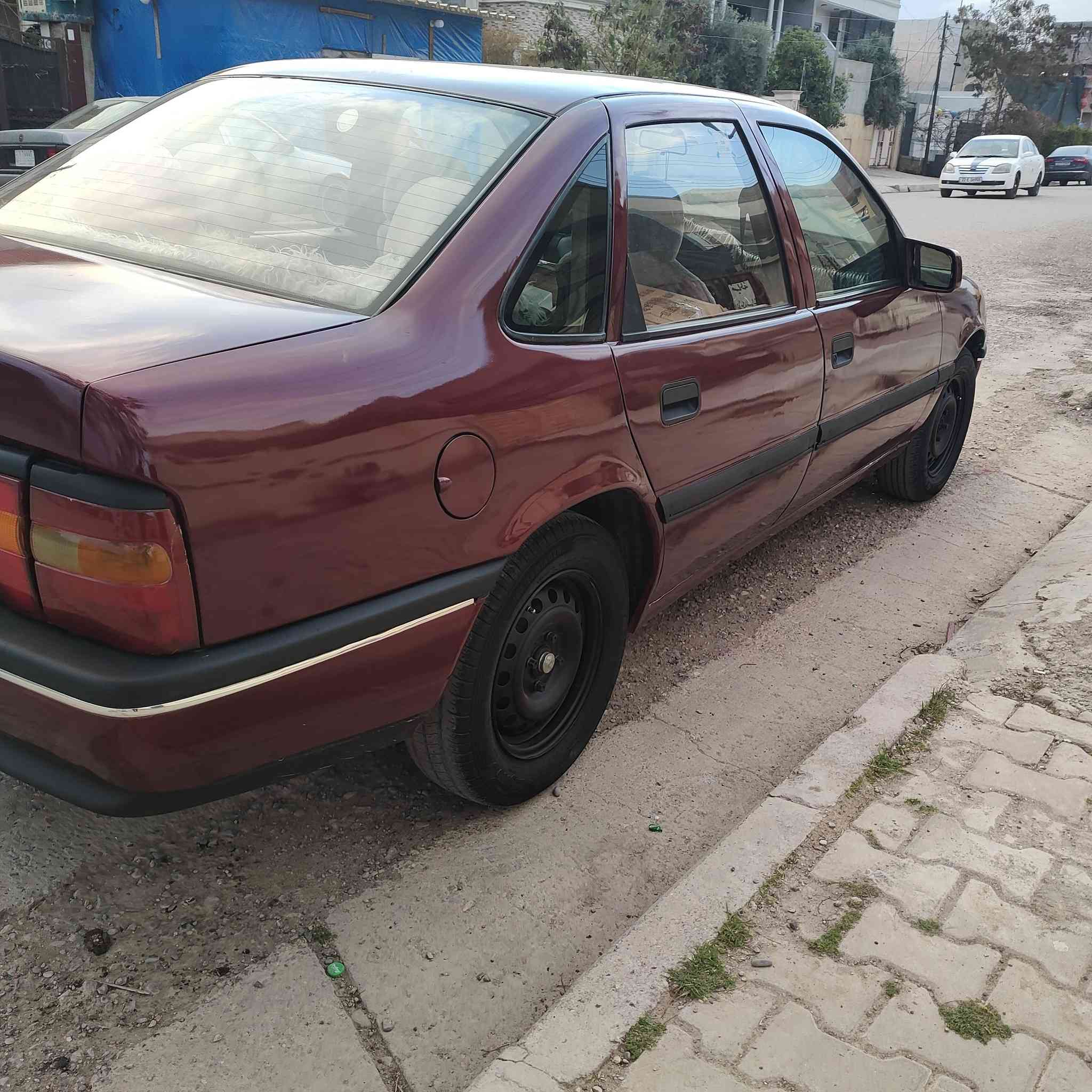 السلام عليكم اوبل فكترا موديل ،1990 حجم 18 سياره بدون ضربه بدون تبديل صبغ عام جمالية قبل 20يوم صبغته 
سنويه منتهيه قبل 7اشهر  رقم اربيل دولي 
مكان السياره كركوك داقوق للاستفسار الاتصال على *********** ما متواجد بل فيس السعر 37 وبي مجال بسيط
