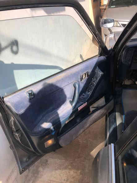 سلام عليكم سياره سيدان موديل ٩٠ محور رقم بغداد ومكان سياره بغداد مابيه صبغ ماعدا الرباع مابيه ضربه مكفوله من الگص ونقل الجثه گير واكسل جدد قبل اسبوع من شادهن المكينه بالمسافات البعيده بس تنقص قليل تبريد وتدفئيه شغالات تخم تاير جديد 
اسف عن الاطاله وتحياتي ***********/ ***********
سعرها ٧٠وبيه مجال
