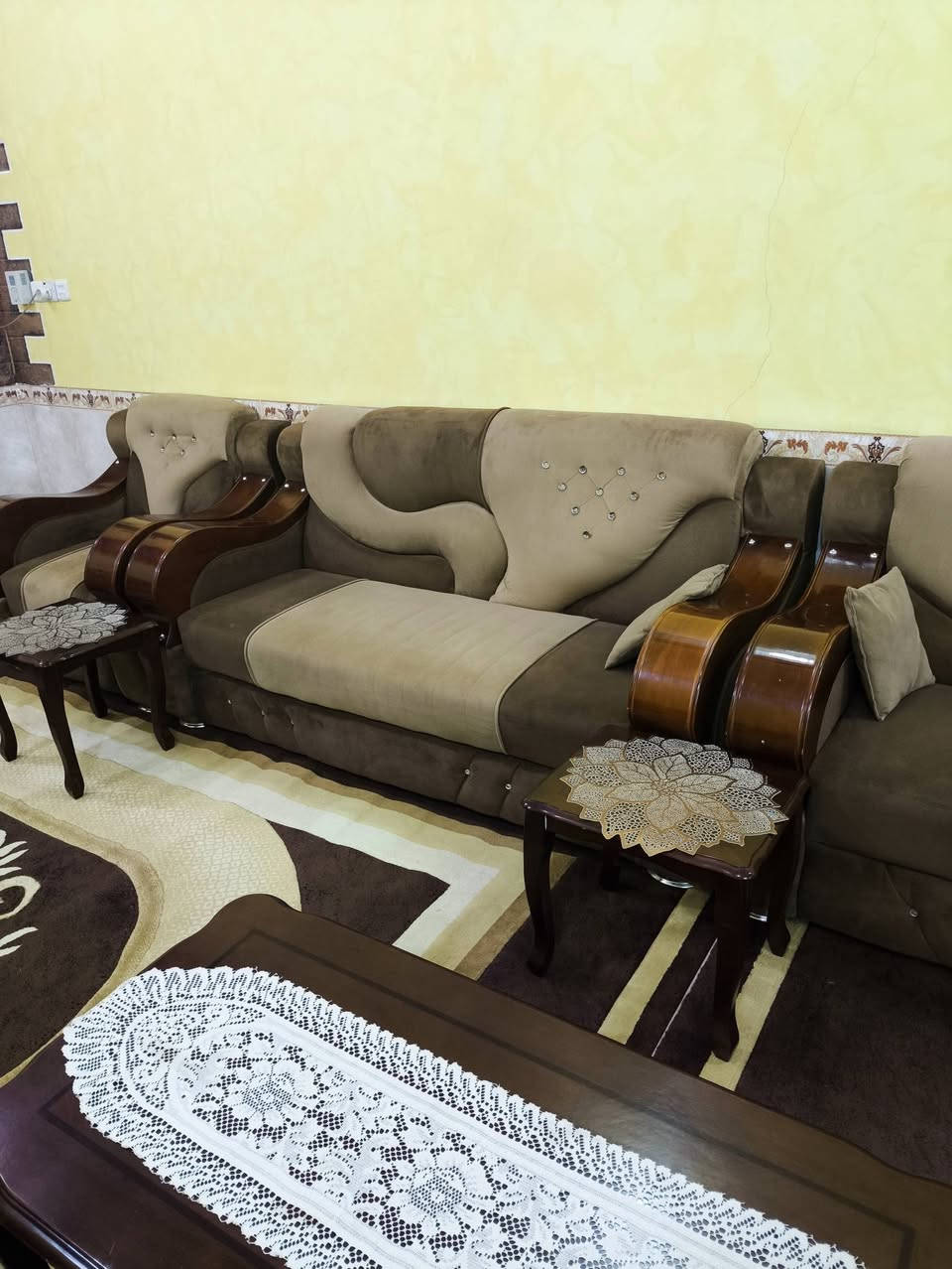 السلام عليكم
تخمين قنفات للبيع تركي ثقيل عدد 10 قطع خشب صاج نضيف مثل ما موضح بالصور مع طبلات عدد 5 صاج ايضا
السعر 950 الف و بيه مجال إن شاء الله
العنوان الغراف/ حي الحريه 
للاستفسار اكثر مراسلة الصفحه.


**إذا كنت صاحب هذا الإعلان وتريد حذفه لأي سبب، رجاءا أرسل رسالة إلى الدعم الفني**