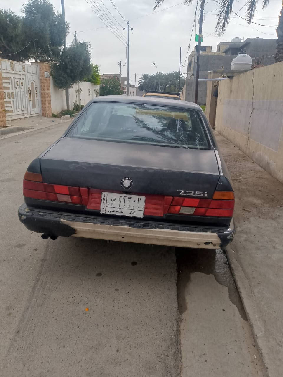 السلام عليكم بي ام735 موديل 89رقم بغداد تخم تايرويل كب M كيرومحرك خير من الله بيها نقوصات بسيطه السعر 30وبيها مجال المكان بغداد بوب الشام اتصال ***********
