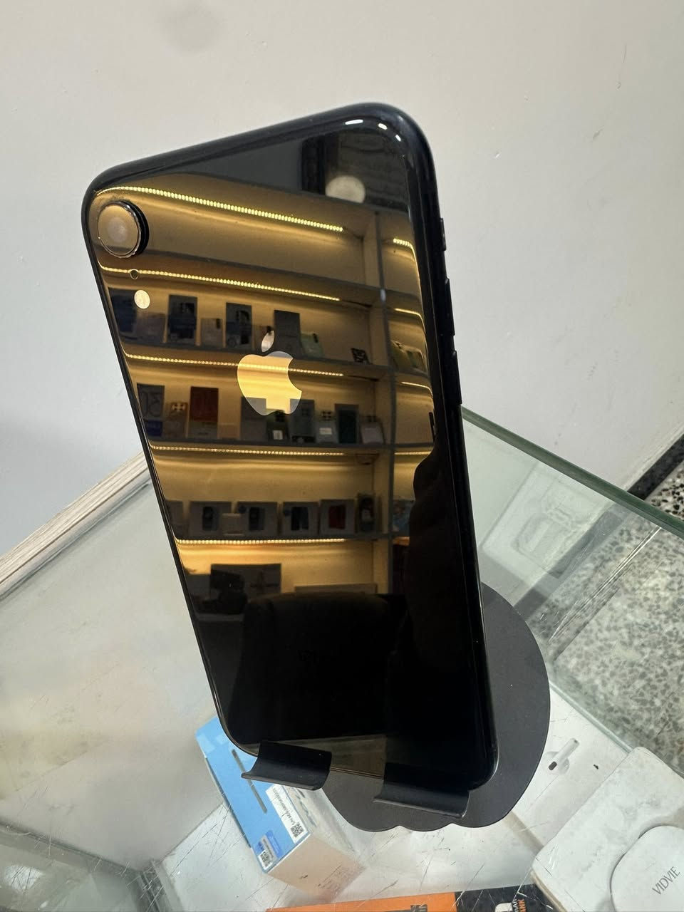 سلام عليكم ايفون XR الجهاز جديد ممفتوح بطارية 76 الذاكرة 128 السعر 180 مكاني بغداد الحسينية الرقم ***********
