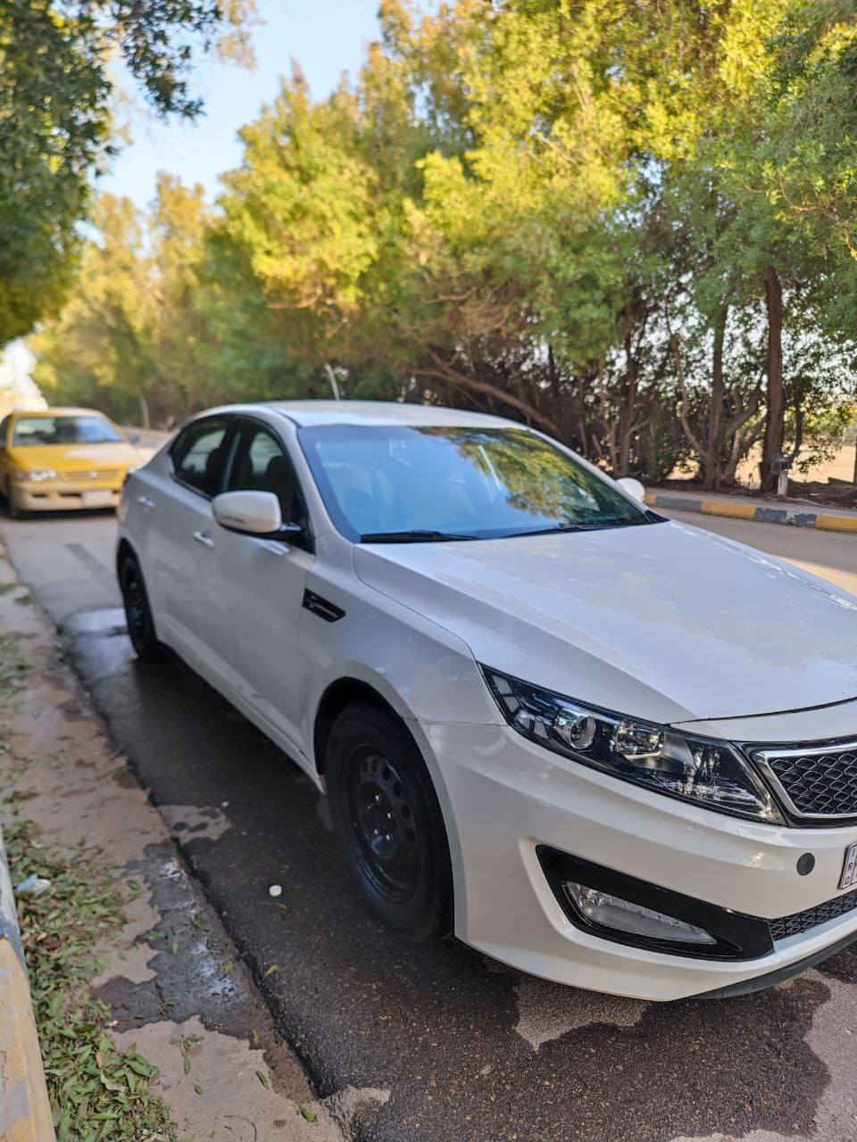 اوبتيما 2011 خليجي
بيها 4 قطع صبغ بس دون دواخل نص فول سيارة ب اسمي وسيارة جاهزة  
مكانها النجف  سعر ٩٣ بيها مجال  
***********
