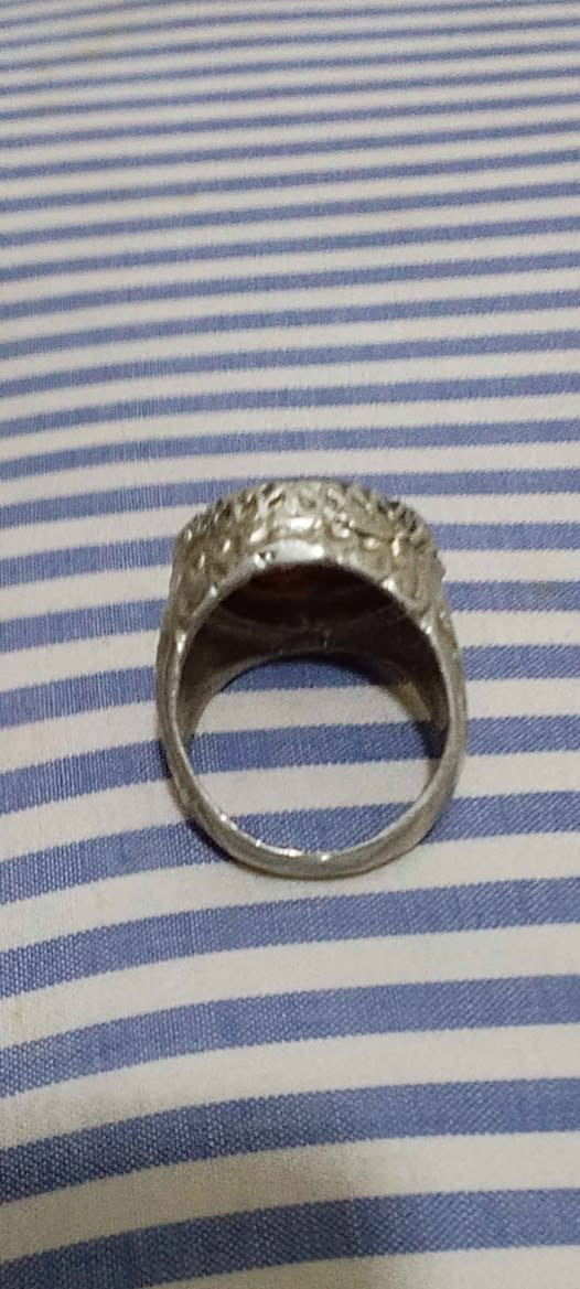 محبس عقيق يماني 
فضه خراسانيه عيار 925 صياغه يدويه 
سعره25 Singapore


**إذا كنت صاحب هذا الإعلان وتريد حذفه لأي سبب، رجاءا أرسل رسالة إلى الدعم الفني**