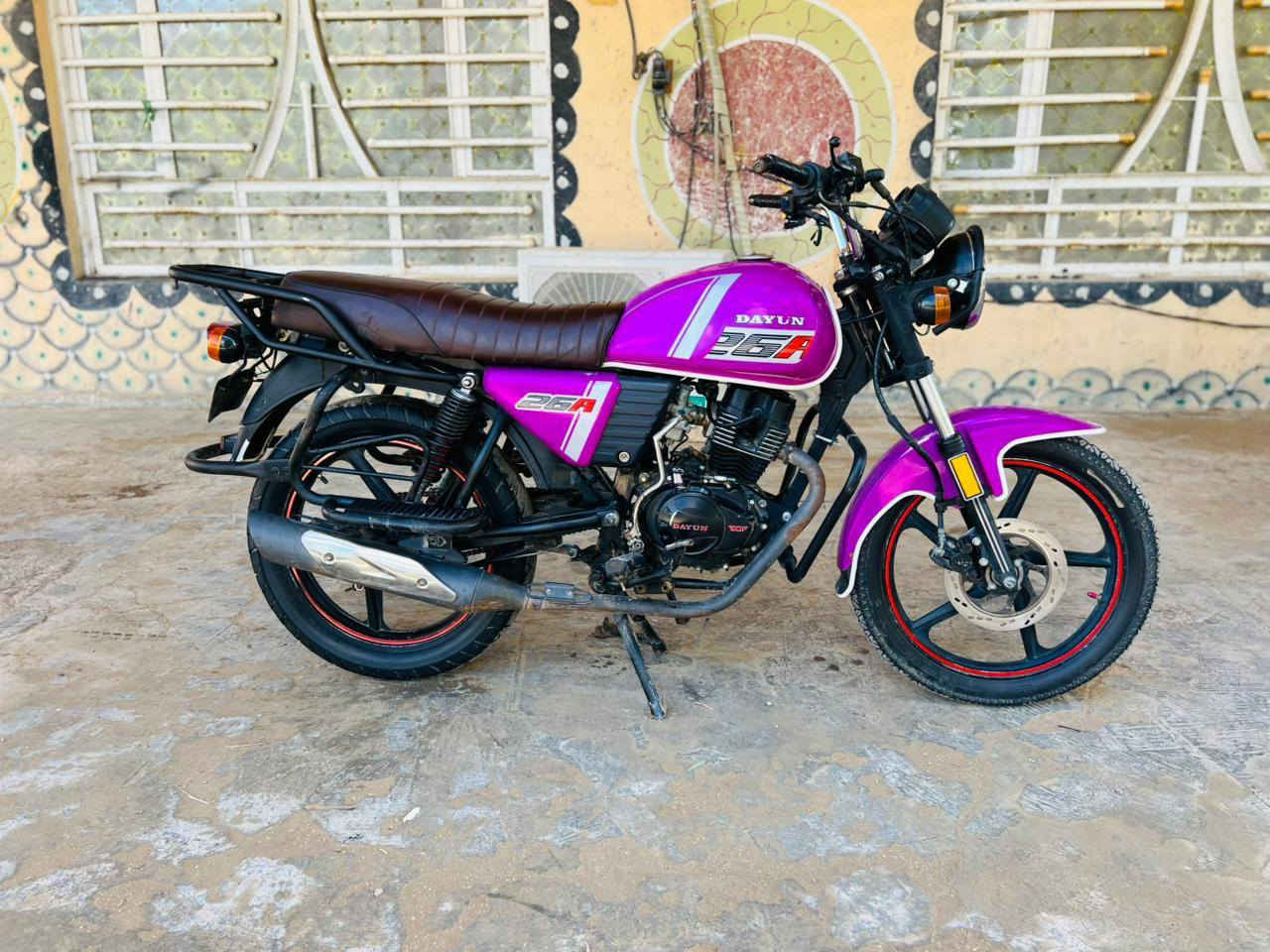 سلام عليكم دراجة دايون للبيع موديل 23 مكفول كفالة عامة أوراق كاملة كهربائيات كله شغاله الدراجه خير من الله بشرط انضف من الصوره السعر مليون 250 وبهة مجال الرقم ***********
