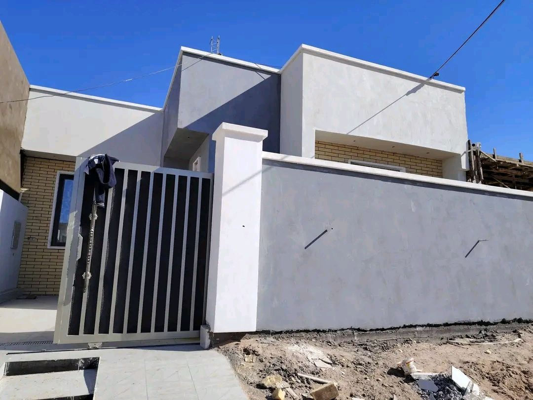 وحدة سكنية في مجمع حلم الحياة في الناصرية
المساحة 200 م طابق واحد مسقفة السعر الكلي 119 مليون واصل من عده 30 مليون 
للتواصل : ***********
