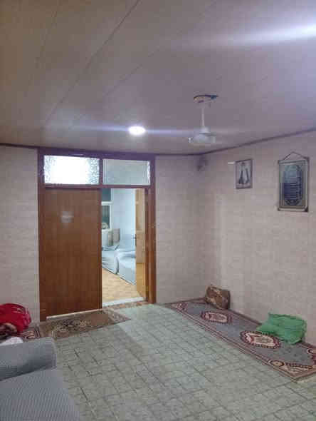 بيت ٢٠٠م في دور اليوسف السكني حي النداء غرفتين وصاله ومطبخ واستقبال وتخاريج كاشي سراميك كامل خدمات مرفوع بي معامله للمصرف العقاري اني الكفيل مطلوب ٩٥مليون وباقي الي ٧٥مليون للتفاصيل اتصل *********** اني صاحب الدار
