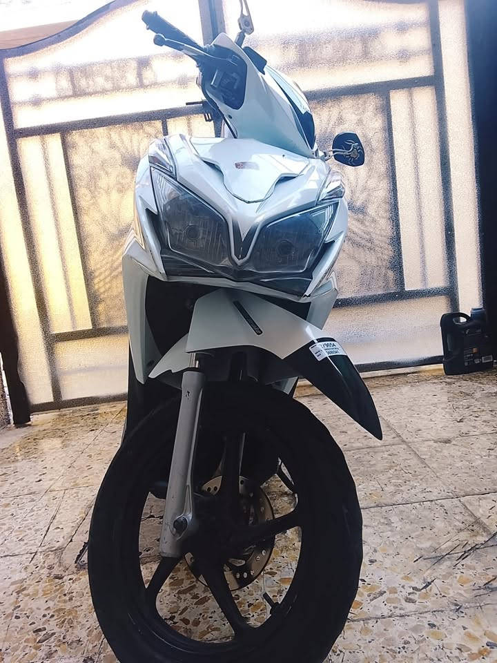 هوندا  ياباني دراجه رمبه معنه كلمه فول حساس ازدحام حساس
استاند شلعه معدل نعومه فول سعرها 1200 بيه ومجال

مكاني حي اور ***********
