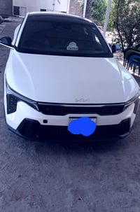 K4 للبيع 2025  فول ١ع١فول مواصفات  السعر ١٨٠ بيه مجال  ماشيه ٢٠ الف   ...