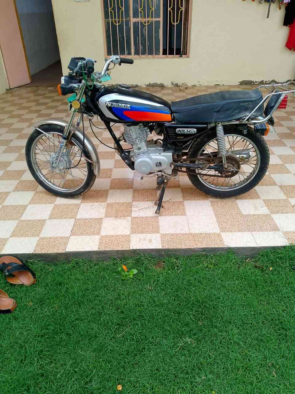 السلام عليكم للبيع دراجة ارشا مديل 20كلك مكفوله من كلشي السعر 300العنوان كربلاء الحسينيه ***********
