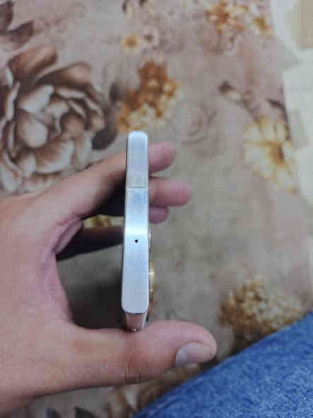 السلام عليكم حبايب للبيع سامسونك اس 23 الترا ذاكره 256 نضافه 100%  مكفول كفاله عامه  شرق اوسط السعر 800 بي مجال العنوان واسط الصويرة رقم مبايل ***********
