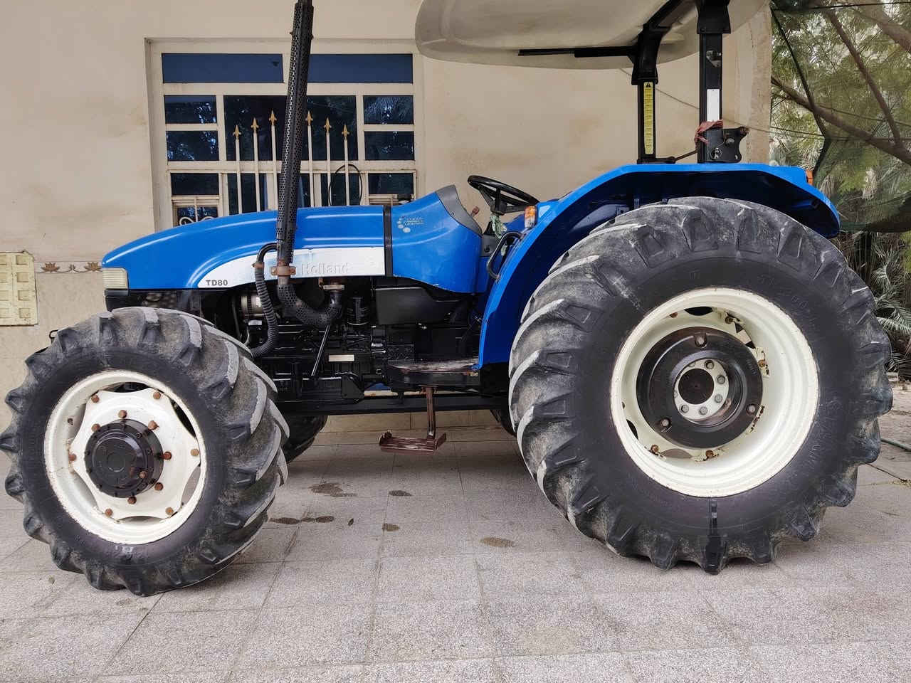 السلام عليكم
للبيع  نيوهولند مديل ٢٠١٦ وضع شركه كفاله عامه
جاهز سنويه وأرقام بابل
للاستفسار الاتصال على الرقم ***********
