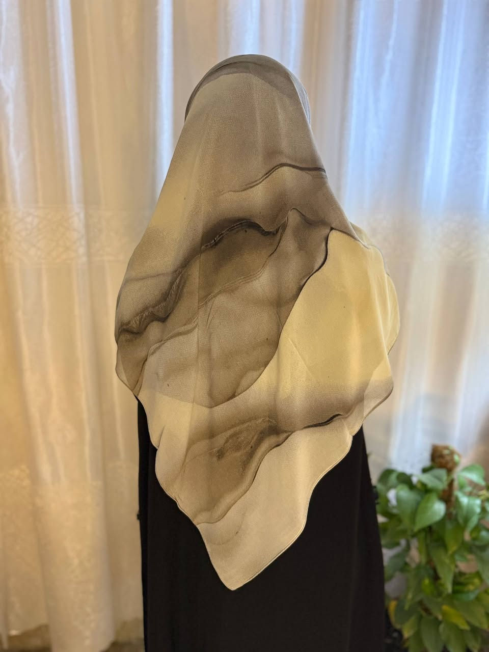 #الترند_الصيفي... الربطه الدخانيه(وجهين) بالوانها المتموجه والمتناسقه
.
الخامه جرجيت (اصلي)
.
       🎗️الربطه تكون...وجه غامق و وجه فاتح🎗️
.
 السعر ٥ الاف فقط
.
توصيل سريع لجميع المحافظات
.
@أبرز المعجبين Mars Stor MARS STOR #حجاب_استایل #حجابات #حجابات_صيفيه #ازياء #موضة


**إذا كنت صاحب هذا الإعلان وتريد حذفه لأي سبب، رجاءا أرسل رسالة إلى الدعم الفني**